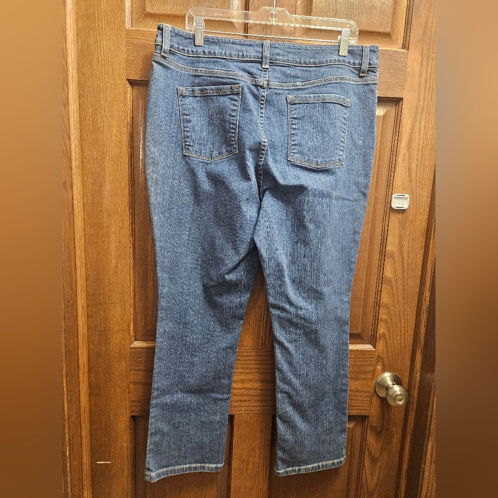 L.L. Bean Straight Leg Blue Jeans Size 18 Petite EUC - Picture 2 of 10